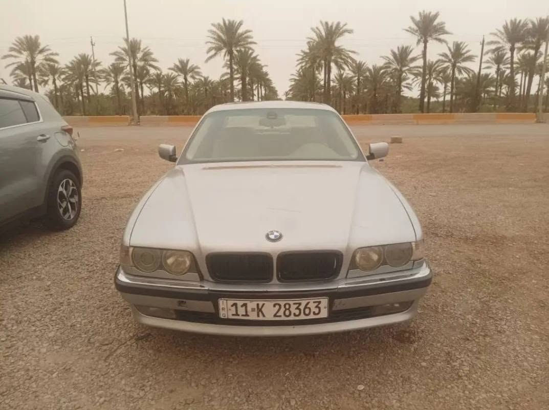 السلام عليكم 
بي ام خفاش 740 اصل
موديل 1995 
مكينه وكير جدد 
 منظومة غاز  60 لتر 
 تبريد ثلج قطعتين 
رقم بغداد 
 فتحه سقف طكتين
 حدادية جديدة امامي خلفي 
كهربائيات كلها تشتغل 
سياره جاهزه محدث بجم موديل 2000 
غرفة جديدة نقصها بطاين بوب خلفية 
السعر 65 وبيه مجال 
مكاني بغداد المحمودية
  للاستفسار ***********
