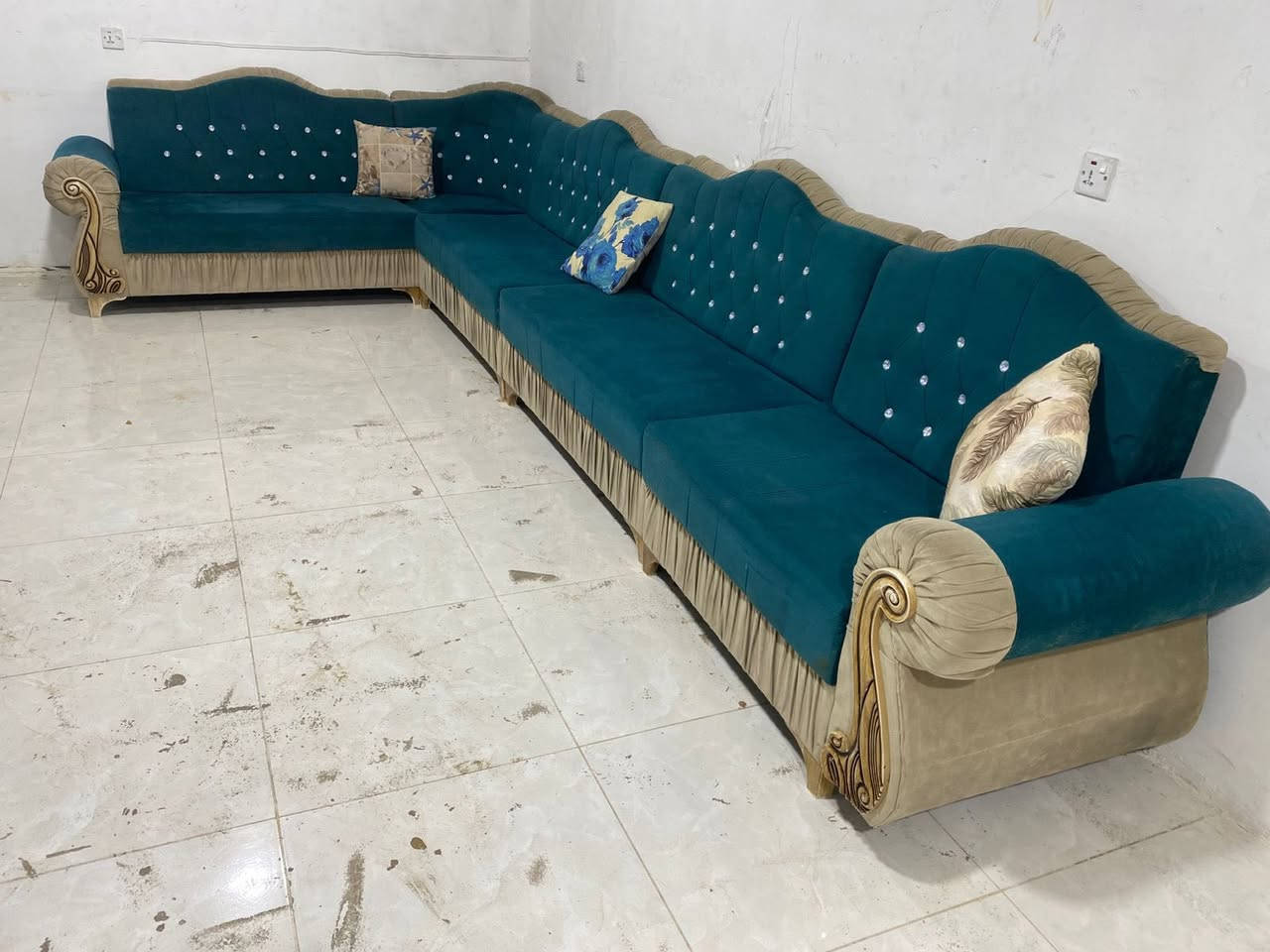 يالله تم وصول حاويه تخامه شرط النظافه 

العنوان الخضر وعندي خدمه توصيل 
استفسار اكثر مراسله الصفحه او الاتصال 
*********** واتس
