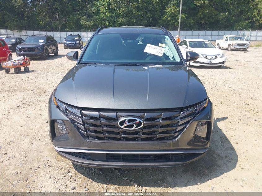 هيونداي توسان 2024 هايبرد – فئة Blue (HTRAC)
•محرك 1.6 لتر تيربو هايبرد
 • قير أوتوماتيك 6 سرعات
 • نظام دفع رباعي HTRAC AWD
 •فئة Blue
•SUV عائلية
 •أمريكي
 •بصمة
السيارة تشتغل وتمشي 
بچم كبس بدون ضرر

السعر ١٤٥ $
 بيها مجال قليل
سبب البيع محتاج فلوس

موجودة بالساحة باليوسفية

تدفع شحن وتخليص $٣٦ وتستلمها
يبقى تصليح فقط 

الرقم مجاني

للاستفسار ***********
