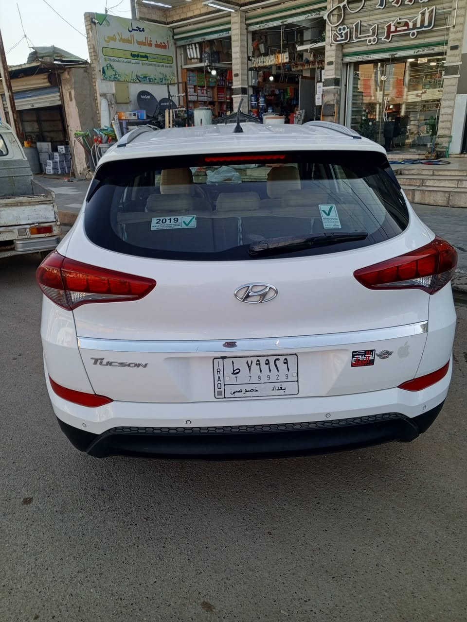 توكسان خليجي مكفوله كفاله عامه
2018
فول مواصفات

شاشه كبيره 
امري شفط
حساسات 
فول تحكمات 
ويل كب 

محرك كير صدر مكفولات بدون فتح 
السياره رقم بغداد  تحويل مباشر السعر 187 وبيه مجال تخم تاير جديد *********** وتساب*********** العنوان صلاح الدين الدجيل
