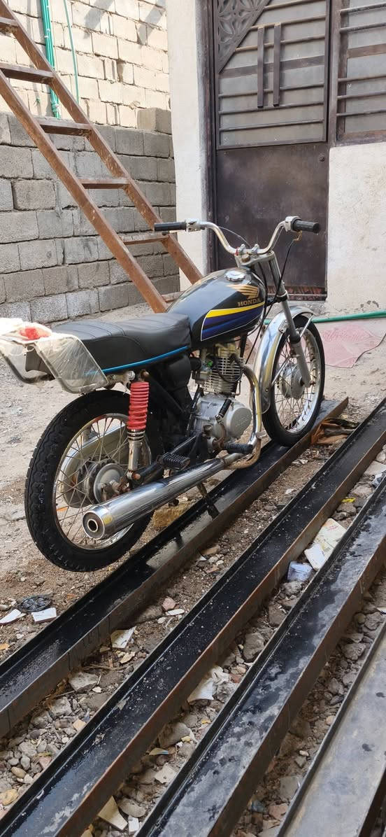 سلام عليكم دراجه البيع كفاله عامه نامه الصلي ادوات ادوات مكان البصره ابو خصيب رقم هاتف ***********
