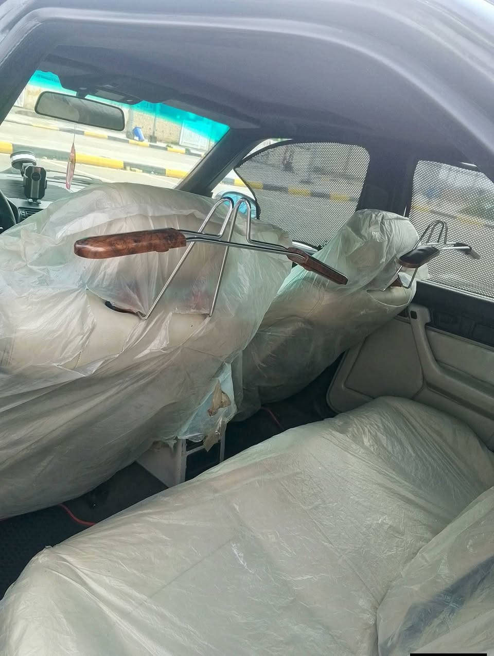 ما شاء الله ❤️ 

السلام وعليكم بي ام للبيع موديل 1993 سياره جديده ماكينه 12 سلندر كفاله كير كفاله كهربائيات عالشركه تبريد ثلج تخم تاير جديد سياره مال جناي كلش حلوه وجاهزة شاشه سياره صبغ للجماليه فقط بدون حادث سعر 40 وبيها مجال

         رقم الهاتف ***********
