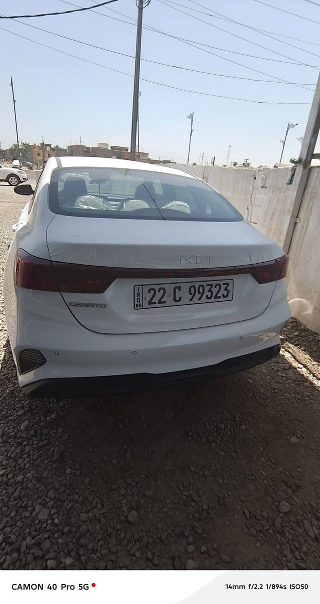 كيه سيراتو موديل  2024 خليجي 
المواصفات محرك 1600 
قطعتين تبريد 
يعني نص فول سياره ماشيه ٣٠ الف 
مكفوله كفاله عامه من كلشي بعده سياره ع وضع الشركه من كل نواحي مكفوله 
بسم كردي تحويل او وكاله حاضر 
عنوان واسط الصويره 
*********** اتصل 🗣📲📞 ودلل وسعره بي مجال
