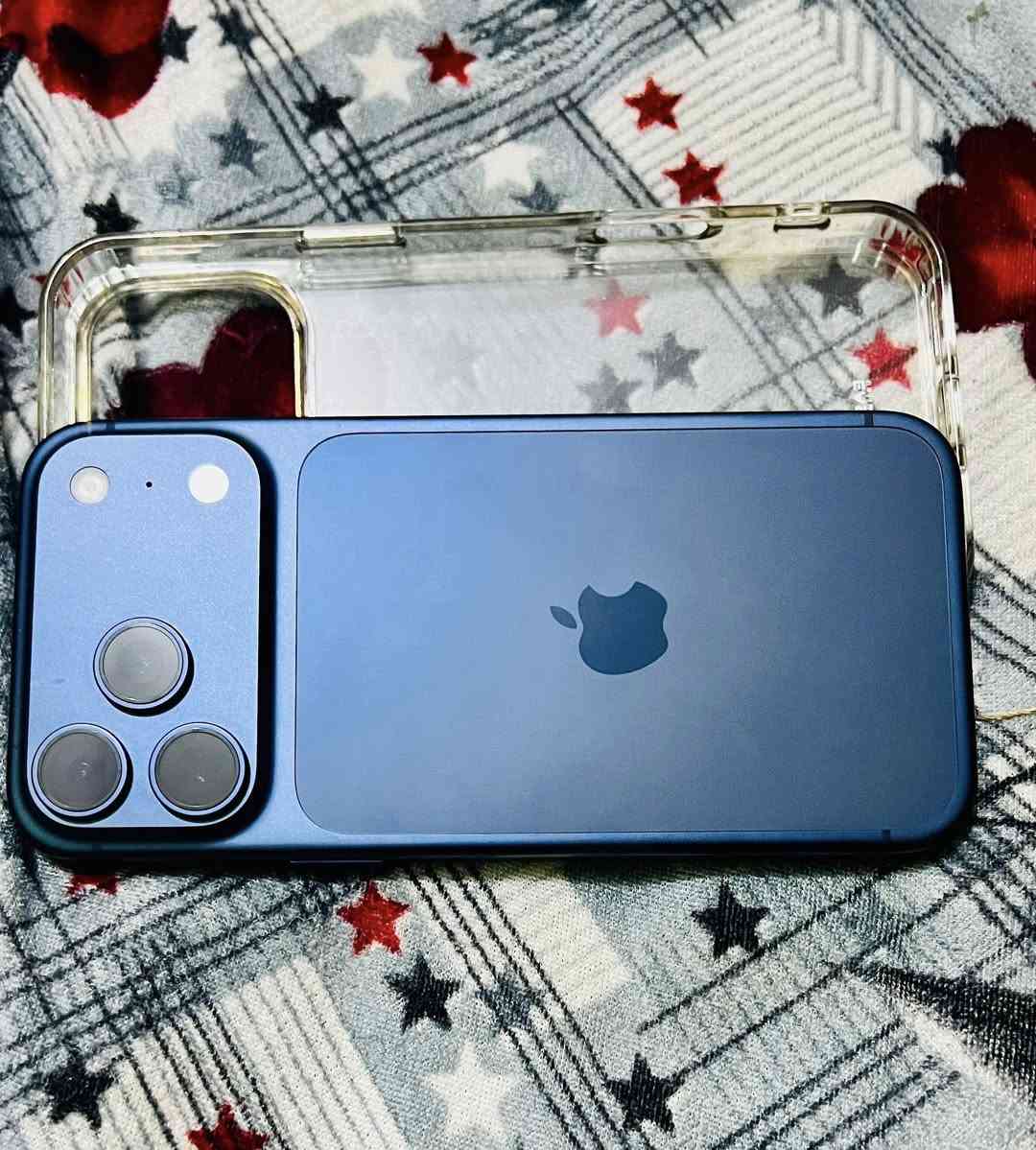 السلام عليكم 
ايفون 17 برو ماكس
لون حبري 
ذاكره 256
🔋 بطاريه 100 مشحونه 11 مره 
شريحه الكترونيه 
السعر 1950 وبي مجال 
مكان النجف 
***********
