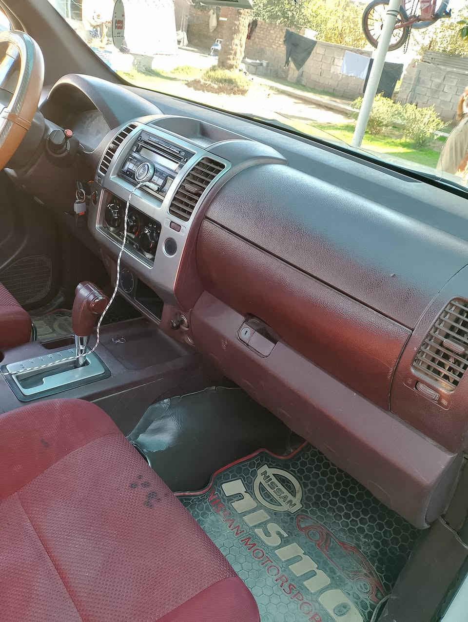 نيفارا موديل 2013 للبيع
بدون صبغ ولا ضربه كير اوتماتك تدفئه  تبريد شغال 
سنويه الى 2030 بأسمي  المحرك بيه تنقيص تخم تاير 
مكاني واسط /الصويرة السعر 118 وبيه مجال للتواصل 
الاتصال بالرقم ***********
