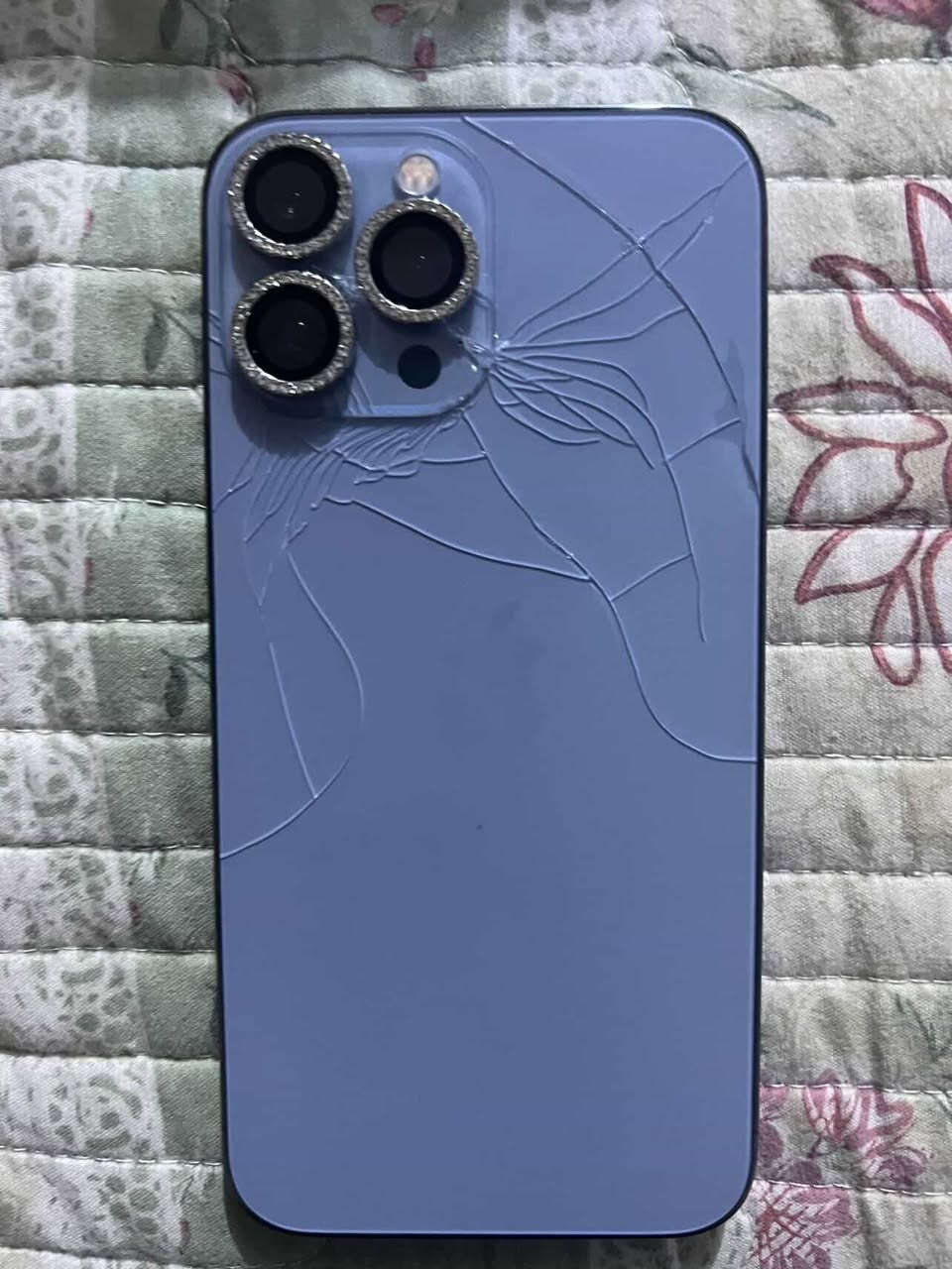 ايفون ١٣ شرق اوسط بطاريه ٩٧  سعره ٥٥٠ الف بس هاذه الي بصوره خلف جهاز


**إذا كنت صاحب هذا الإعلان وتريد حذفه لأي سبب، رجاءا أرسل رسالة إلى الدعم الفني**