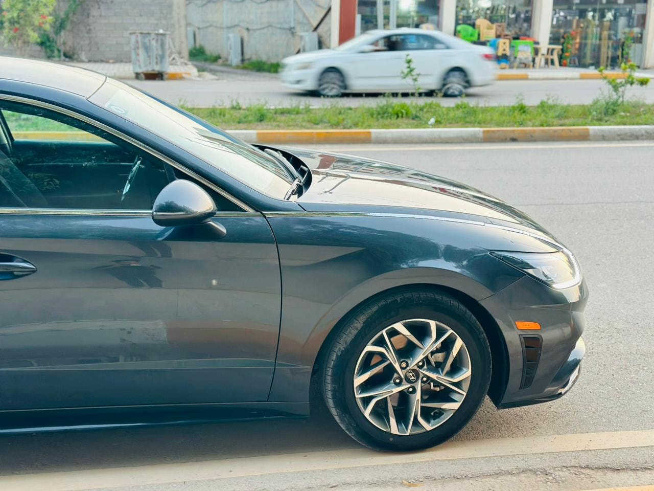 سلام عليكم سياره لبيع سوناته مديل 23 واريد امريكي رقم معوقين مكينه 2500 ماشيه 35 ألف ***********
 مكان بصره
