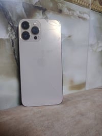 ايفون 13 برو ماكس سعره 425 وبي مجال جهاز كله كامل لون مميز ذهبي ذاكرته...