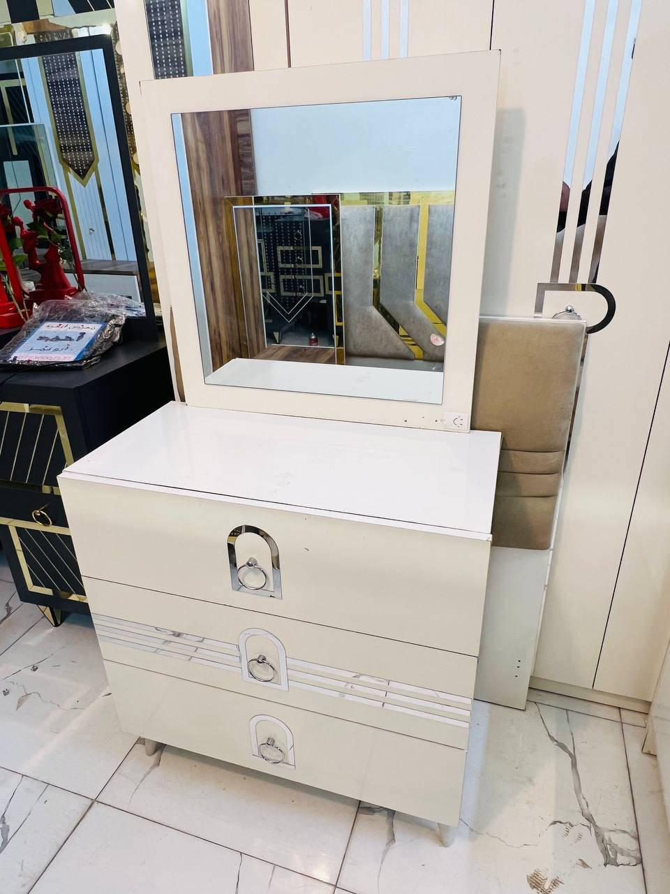 غرفه نوم تركي 🇹🇷 
5 قطع شبابي سرير منفصل 
كنتور ابواب بسعر 490 مع شد ونقل مجاني داخل بغداد محافضات بكروه رمزيه الشراي اخذ سكرين وتعال خاص سارعو بالحجز


**إذا كنت صاحب هذا الإعلان وتريد حذفه لأي سبب، رجاءا أرسل رسالة إلى الدعم الفني**