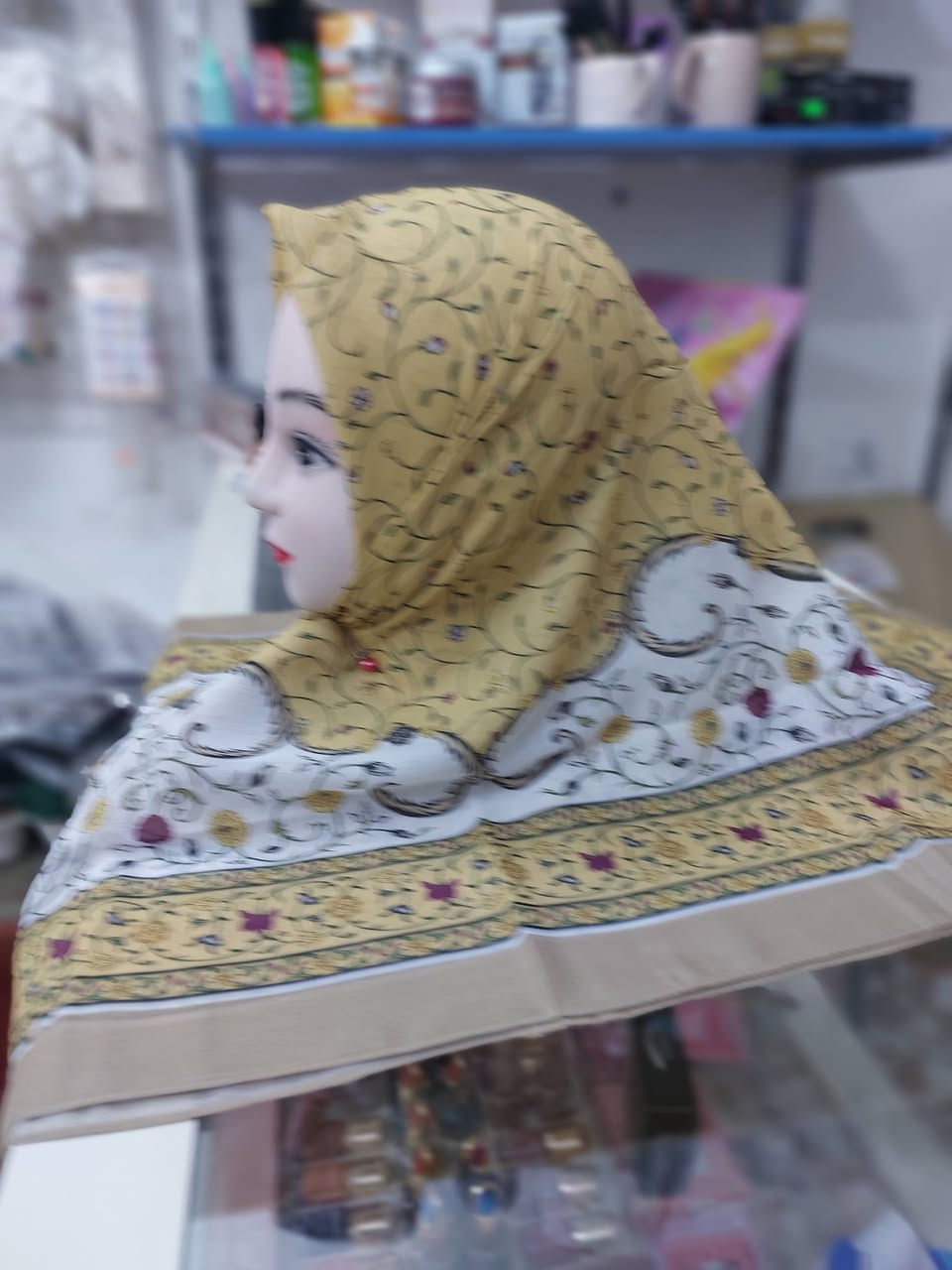 ✨ وصلنا جديد ✨
ربطات بخامة لطيفة وباردة 🌿
مناسبة للاستخدام اليومي ومريحة جداً خصوصاً بأجواء الصيف ☀️
🎀 ألوان جميلة ومتنوعة
🎀 خامة ناعمة ومميزة
🎀 سعر جميل ومناسب للجميع
دللي إطلالتك بربطة أنيقة تضيف لمسة جمال لحجابك 💫
📍 العنوان: بابل – الحلة – البكرلي
قرب مدرسة بردى
📲 للحجز والاستفسار واتساب:
***********
 حجابات وكوزمتك الهادي  
كل ما يخص الأناقة والجمال بانتظاركم
