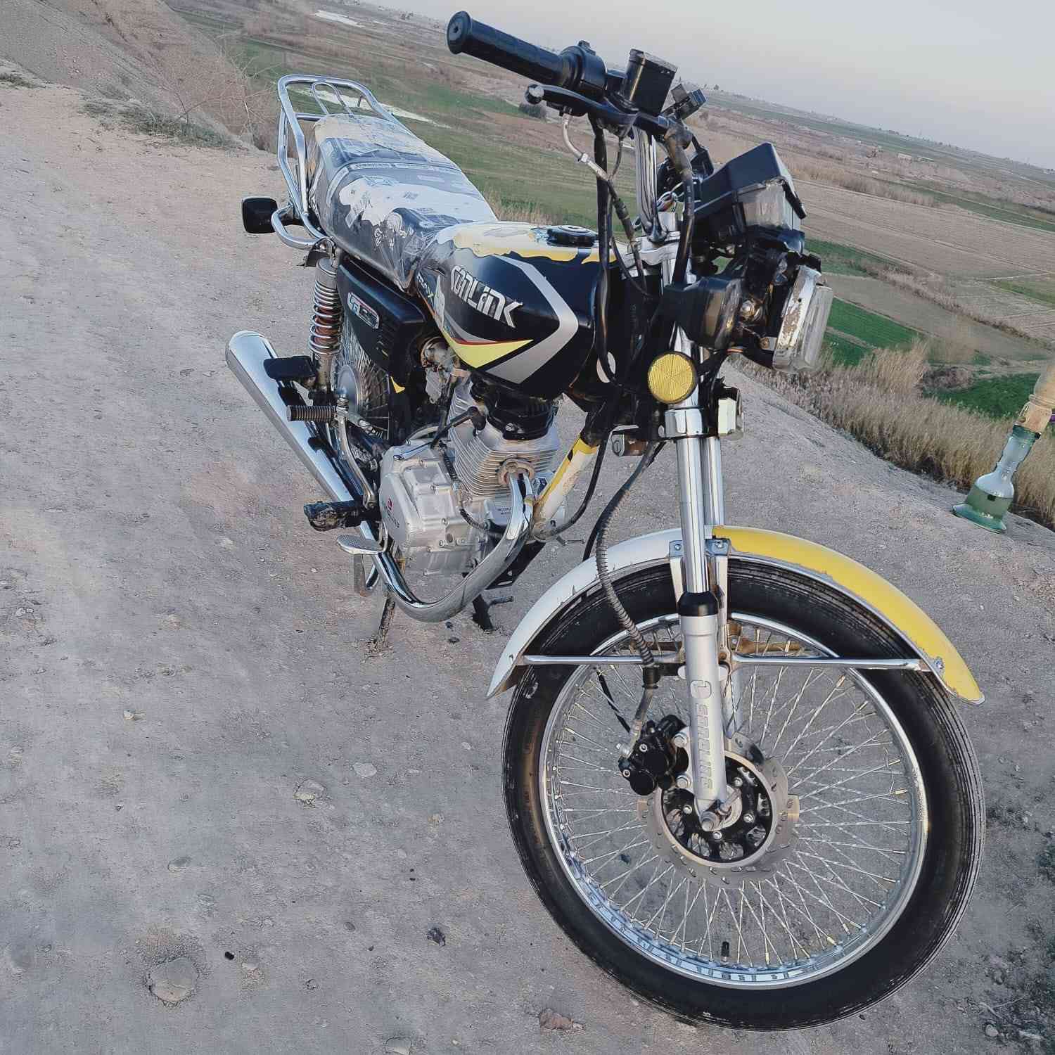 سلام عليكم موطور للبيع سولنك٢٤ السعر ٤٦٠ وبي مجال شي قليل اتصل *********** مكاني الشرقاط
