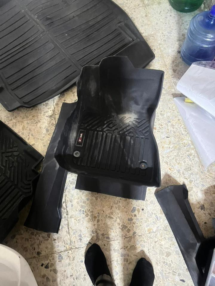 سلام عليكم ارضيات حوضية تصعد عل دوسة وياهن صندوك اصليات سعرهن قفل ٦٠ شتريتهن ب٩٥ الف بعدهن جدد *********** توصيل عندي ليريد
