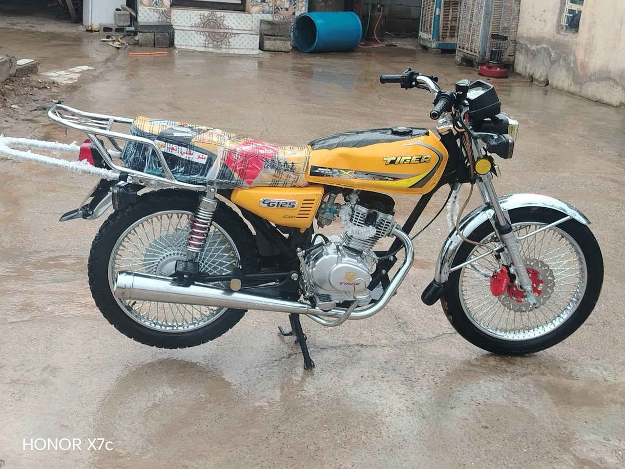 السلام عليكم موطور للبيع او مراوس 

تايكر 2024✅
أربعه كير  محرك شرط ما مفتوح لا صرف ولا بخار 
كهربايات شغاله وياله كلها جديد مابي نقص برغي كلو بلادي تواير جدد موطور نضيف ومرتب  مكاني الزاب 
***********
