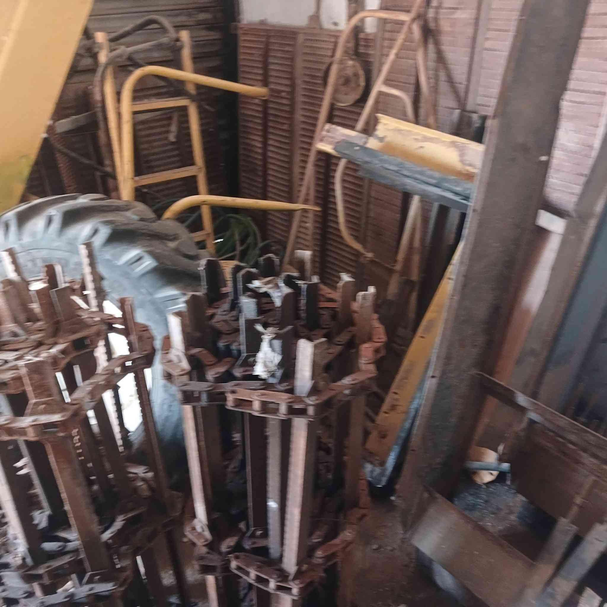 يتوفر.لدينا.بعون.من.الله.مواد.حاصدات.متنوعه.
***********
***********.عماد.الزبيدي
