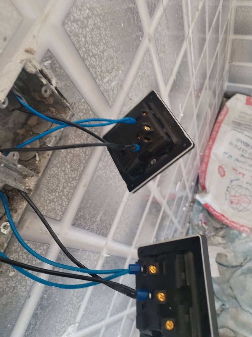 ‏يوسف ابو كاظم الكهربائي:🔌✨
كهربائي منازل ✨🔌
✅ تمديدات كهربائية كاملة
✅ صيانة أعطال الكهرباء
✅ تركيب وصيانة 
✅ خبرة ودقة بالعمل
📞 الاتصال: ***********
📱 تيكتوك: ok_1000_ok
📍 الموقع: ديالى – قضاء الخالص – ناحية جديدة الشط – القصيرين
⚡ خدمتك أسرع مما تتصور – كهرباء بأمان وضمان ⚡
