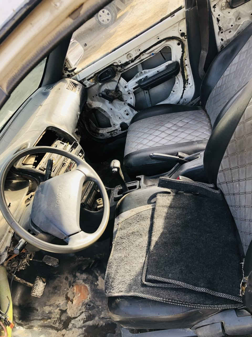 كورلا موديل 1994 رقم بغداد بسمي سياره بيه نوقص دشبول تعبان وبطاين محرك نظيف السعر 30 وبيه مجال الاستفسار اتصال 📞 ***********
