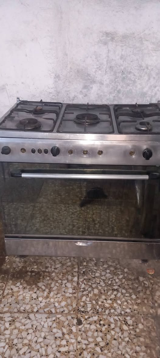 طباخ فريش نضيف كلش وعلى فحص سعر ٢٢٥ بي مجاله قليل للطيبين


**إذا كنت صاحب هذا الإعلان وتريد حذفه لأي سبب، رجاءا أرسل رسالة إلى الدعم الفني**