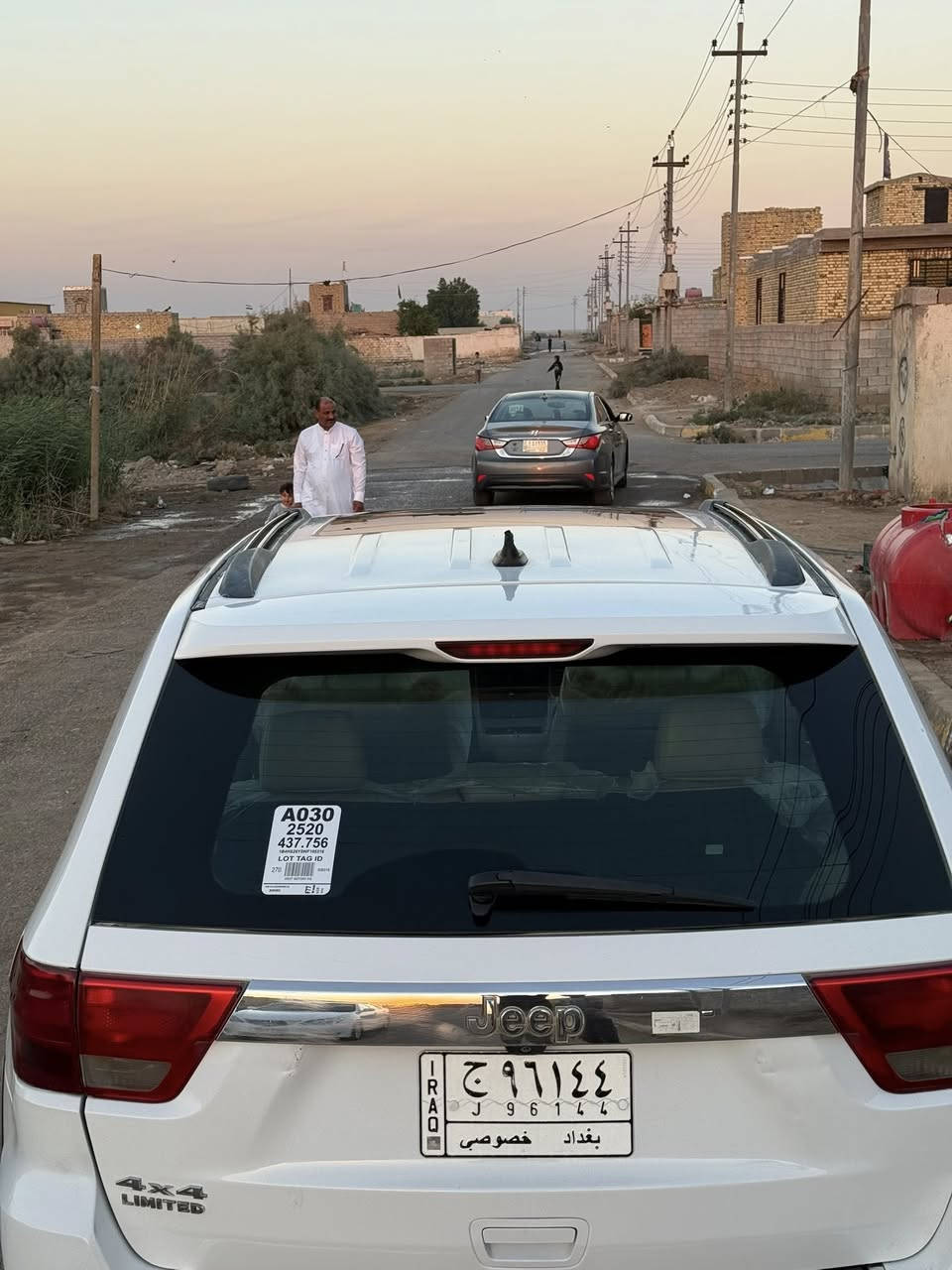 السلام عليكم جيب خليجي ١٣ فول مواصفات للاخير لمتدد معروفه مواصفات المتدد ما حاجه اذكرها كير ومحرك كفاله لا تنقيص ولا تبخير فقط الكيس مفتوح السونار بالمنشور بيه كل التفاصيل 
رقم بغداد مشروع وطني مداور ثاني يوم 
السعر ١٣٧ وبيها مجال للشراي اتصل وتدلل
مكان السياره العماره ناحية سيد احمد 
للاتصال ***********
