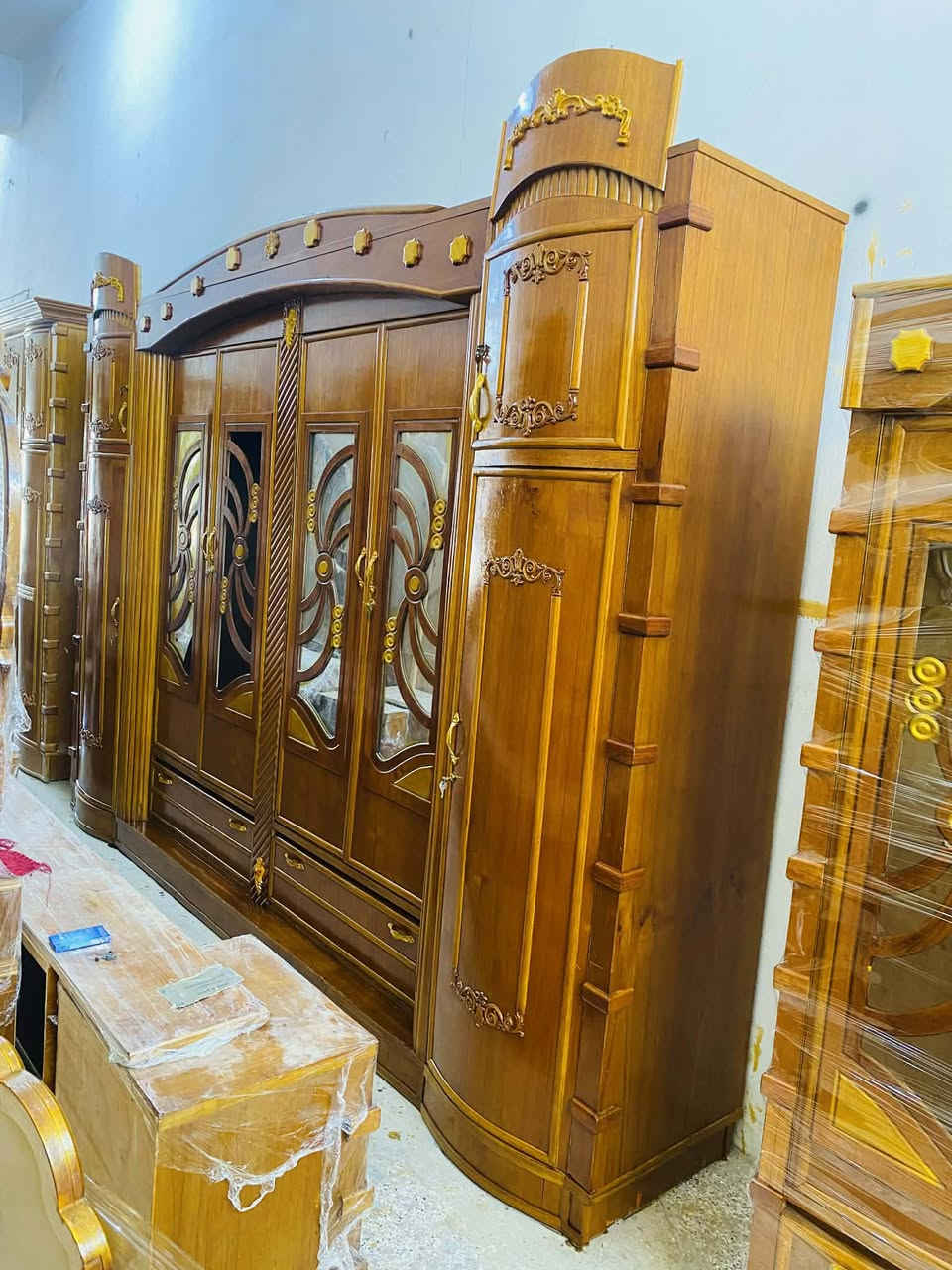غرفة نوم عراقي مستخدم اخو الجديد وباسعار مناسبة شغل درجة اولى مرتب ضهر جرجوبة السعر 775 الف وبيها مجال للطيبين 
رقم الهاتف ***********
