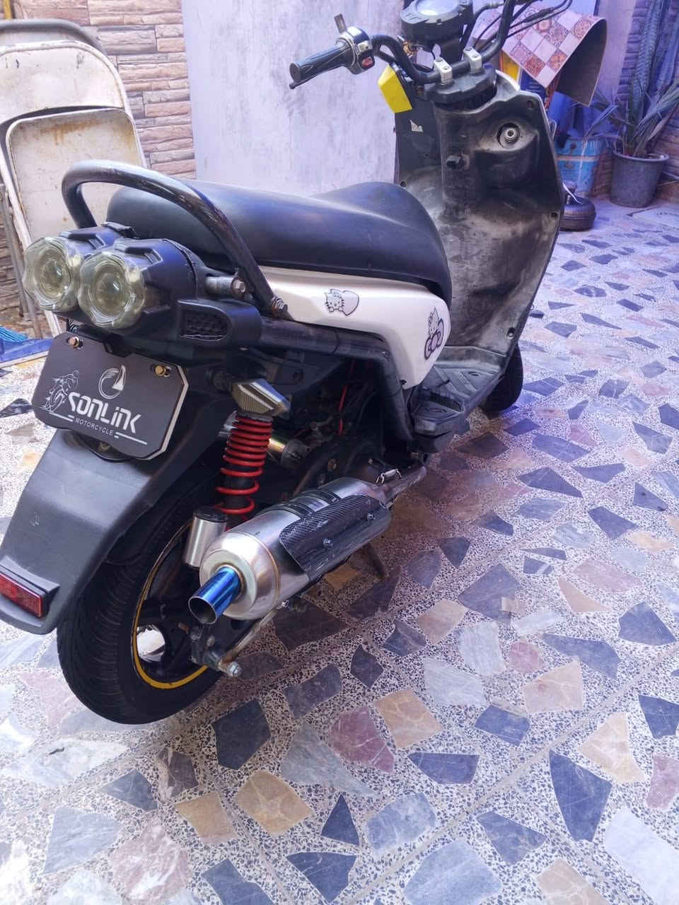 السلام عليكم دراجة للبيع سكنس جبلي رياضي مكينة 63صالنصة بوري عدل كلجات رياضي شلعة ومعدل تشك الكاع دراجة تخبل مالمزامط مكرة سلف بكل وقت تايرات جدد مابيها نقص برغي كهربائيات كلهة شغالة مكاني الامين السعر 850وبيهة مجال حك جية  للاستفسار ***********
