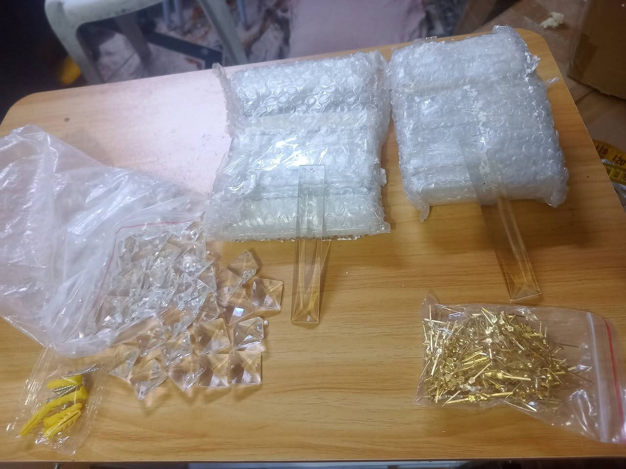 ثريه بهذا الجمال مرايه  واضائه  ذهبي   مع كرستال 3جياس
قياس 45 cm
خلي سعر وبلعافيه


**إذا كنت صاحب هذا الإعلان وتريد حذفه لأي سبب، رجاءا أرسل رسالة إلى الدعم الفني**