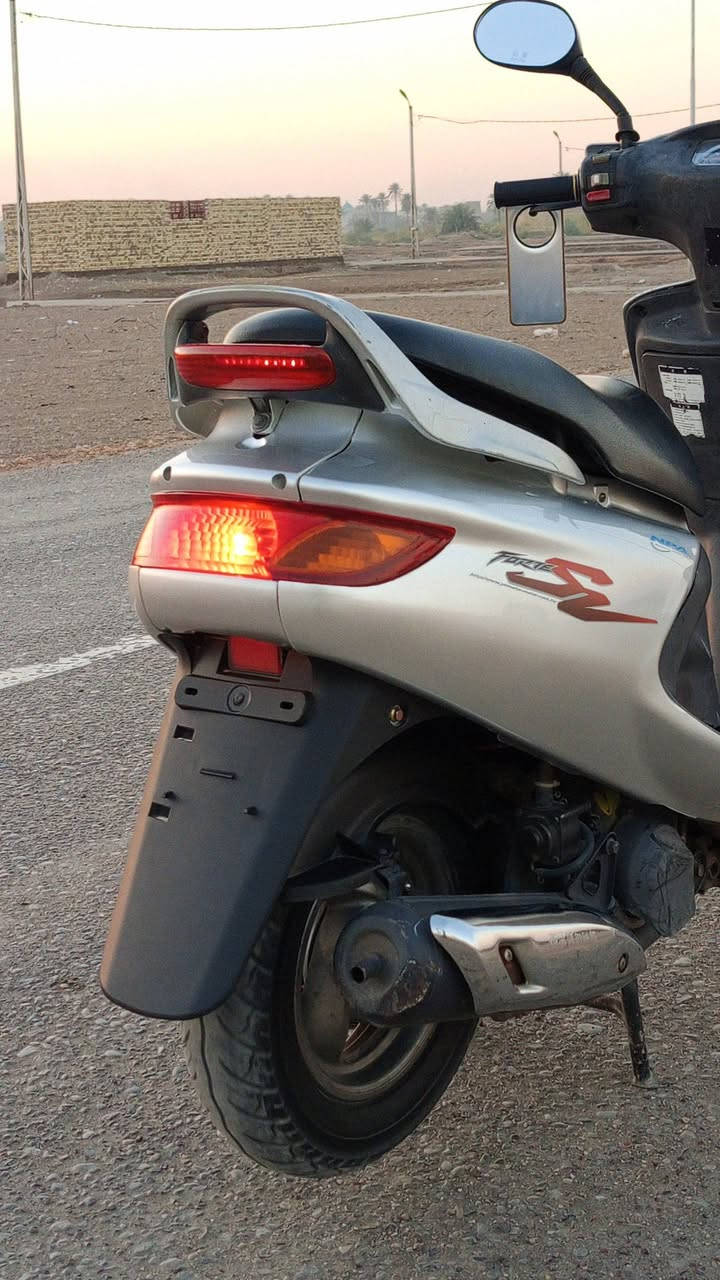 فراشة نثية 140، 4T
دراجة  محرك اخرس 

كهربائيات كلها شغال 

گلوب عالي وناصي( زنون) واشاير يمنى ويسرى، بك لايت، هورن،  سلف، هندر، شعلة بطناش، معدل ورزانة 1 /1                                                       

تشغل وتروح كفالة عامة، حاوية، 

السعر "750" وبيها مجال للطيبين مكاني بابل الحلة . المو شراي لا تعبني


**إذا كنت صاحب هذا الإعلان وتريد حذفه لأي سبب، رجاءا أرسل رسالة إلى الدعم الفني**