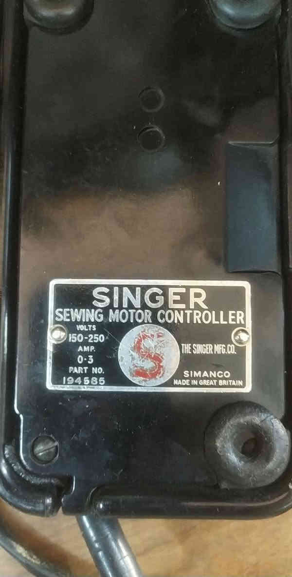 مكينة خياطة ماركة سنجر الانكليزية 
مع كامل الملحقات نسبة النظافة 95%
للاستفسار يرجى مراسلة الصفحة أو الاتصال على الرقم 
***********
