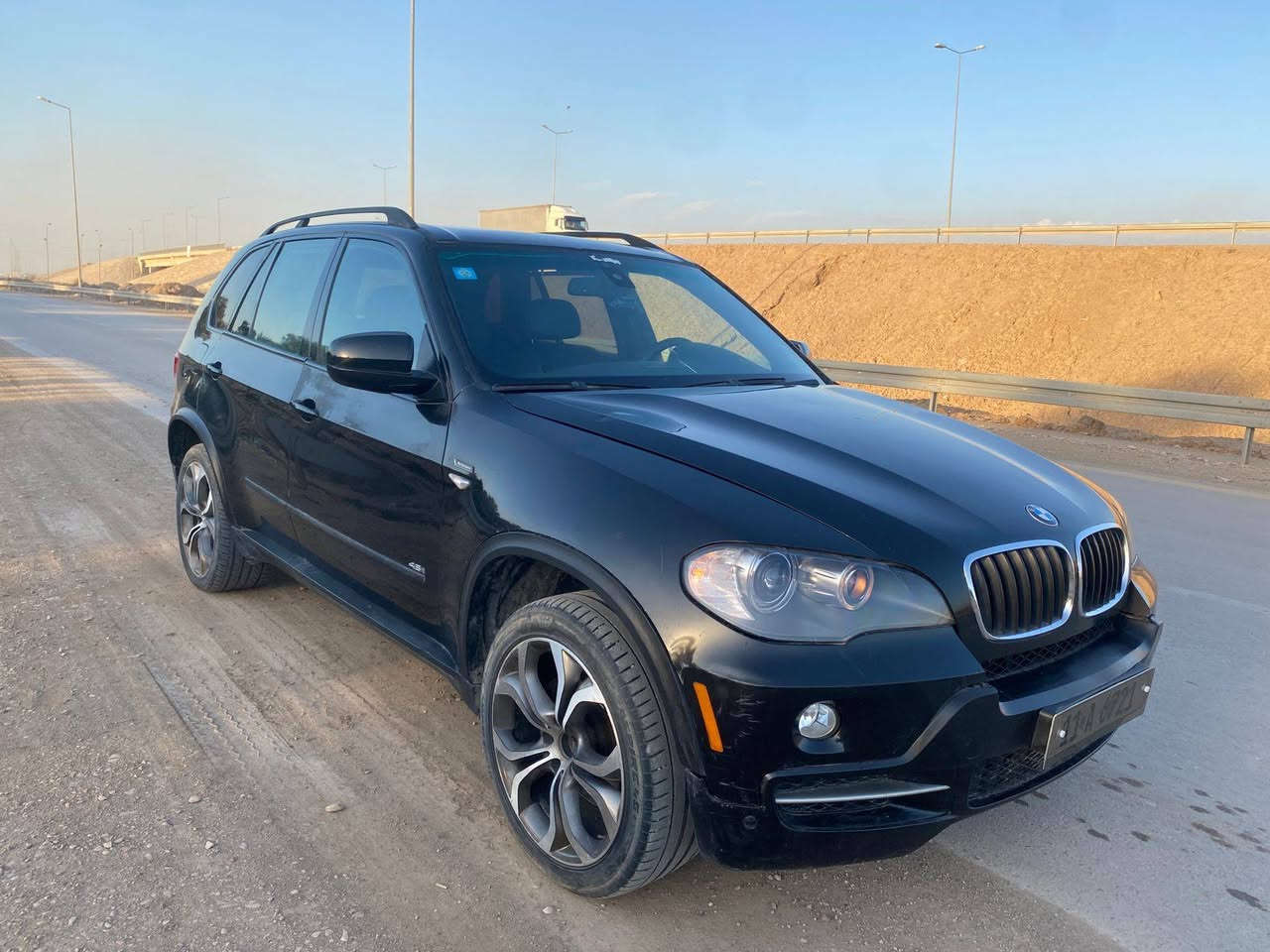 سياره BMW x5 2009 مكينه 48 8سلندر سياره كفاله من الحادث فقط رش بابين اثر شخوط وجاملغ امامي مبدل كير مكينه مكفوله رقم بغداد انكليزي بسمي السعر ١٢٥ وبيها مجال عنواني واسط كوت الرقم *********** ***********
