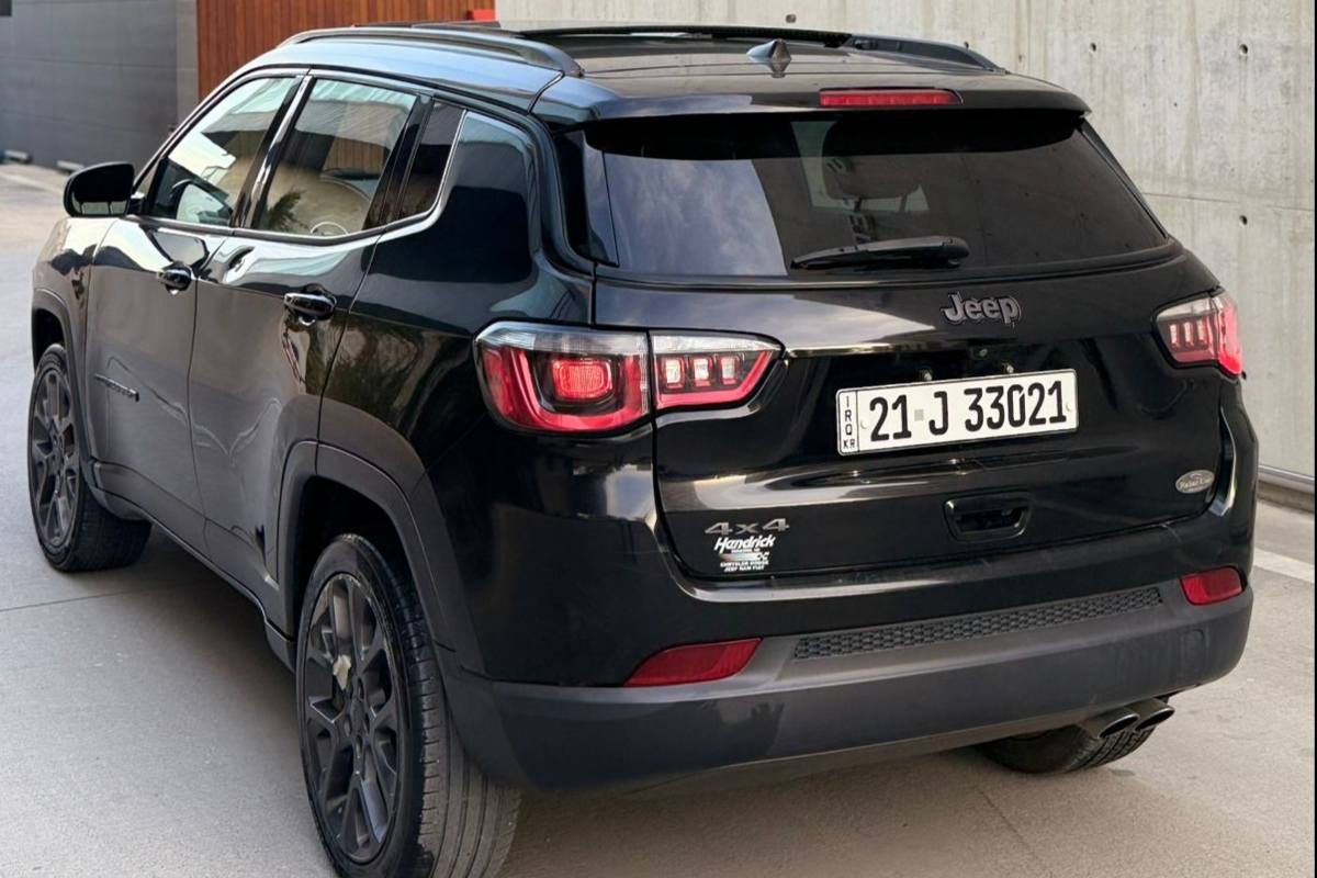 جێپ کۆمپاس 2021 ڕەشی بلاک تۆپ لیمیتد 
فولل یادی ٨٠ ساڵەی شەریکەی جێپ دروست کراوە 
پانۆڕاما،کوشن جلد،برێک بصمە،
ئۆتۆ هۆڵد،ڕاداری لاکان و ڕاداری ناوچەی کوێر،
تبرید مرکزی،درگا بصمە،دەبڵ ئەکسل،
سیستەم مکەبەرەی Alpine،توڵی سەقف و بلاجلتۆر 
حەجمی مەکینەی ٢.٤ بێ تۆربۆیە،شاشە گەورە و کامێرە 
کوشن کارەبا،چەندین مواسەفاتی تر…….
3C4NJDEB4MT556907
ئەوەش ژمارەی شانصی
ئەزیزان سەیارەکە بێ بۆیاخە بێ ئێرباگە ڕەسمی دەعمەکەو 
ڕەقەم شانصی کەیم داناوە جوان سێری بکەن 

سعر: لە کۆمێنت داوای بکە ڕاستەوخۆ بۆت دێت 📩 

گێڕ و مەکینە و ئەکسلی بەشەرت
ڕەقەم و سەنەوی تازەیە بە ناوی خۆمانەوەیە 

ژمارەی خاوەن سەیارە 
شوێن :سلێمانی
***********
