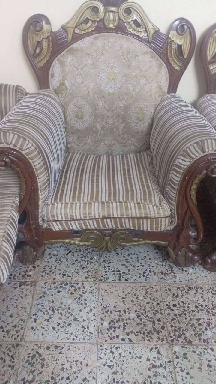 السلام عليكم للبيع ديوان خشب عراقي
نضيف
+
 ظخم ملكي نضيف +
تخوته عدد 4 شرط النضافه
كلمن وحسب سعرو
السعر على خاص


**إذا كنت صاحب هذا الإعلان وتريد حذفه لأي سبب، رجاءا أرسل رسالة إلى الدعم الفني**