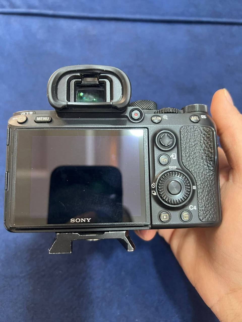 كامره للبيع
شتر ٢٢ك
نضافه تسعين بل ميه
مع عدسه وكامل ملحقات
فقط مراوس بزد 
للستفسار:***********
