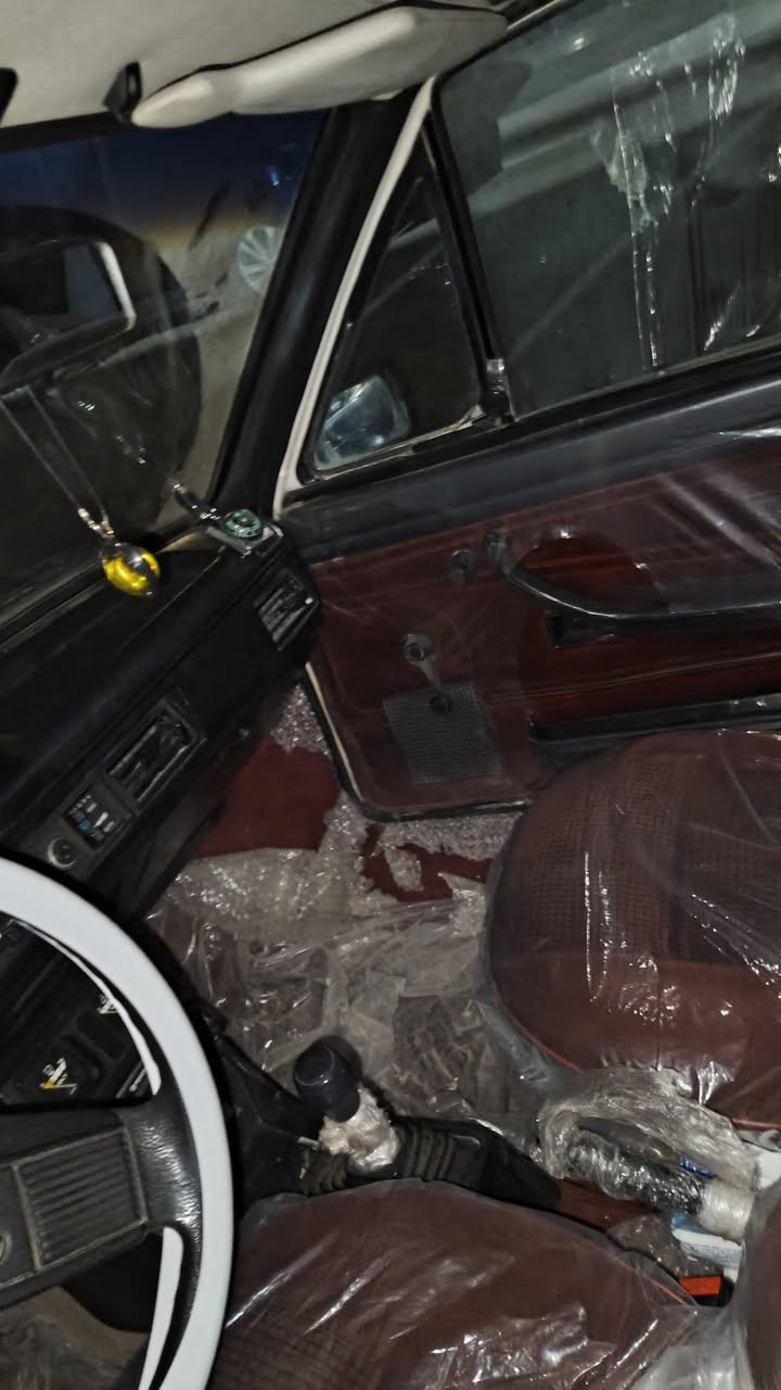 السلام عليكم
برازيلي 1988شركه سردار جديده جدآ  بحاله الزيرو رقم سليمانيه 
خاليه من البارد والصبغ كل غراضهه وكتلوكاتهه موجوده
مكفوله كفاله عامه لسعر 125$ مكانب بغداد البلديات قرب الامن العامه القديمه استفار الاتصال على هذا الرقم ***********
