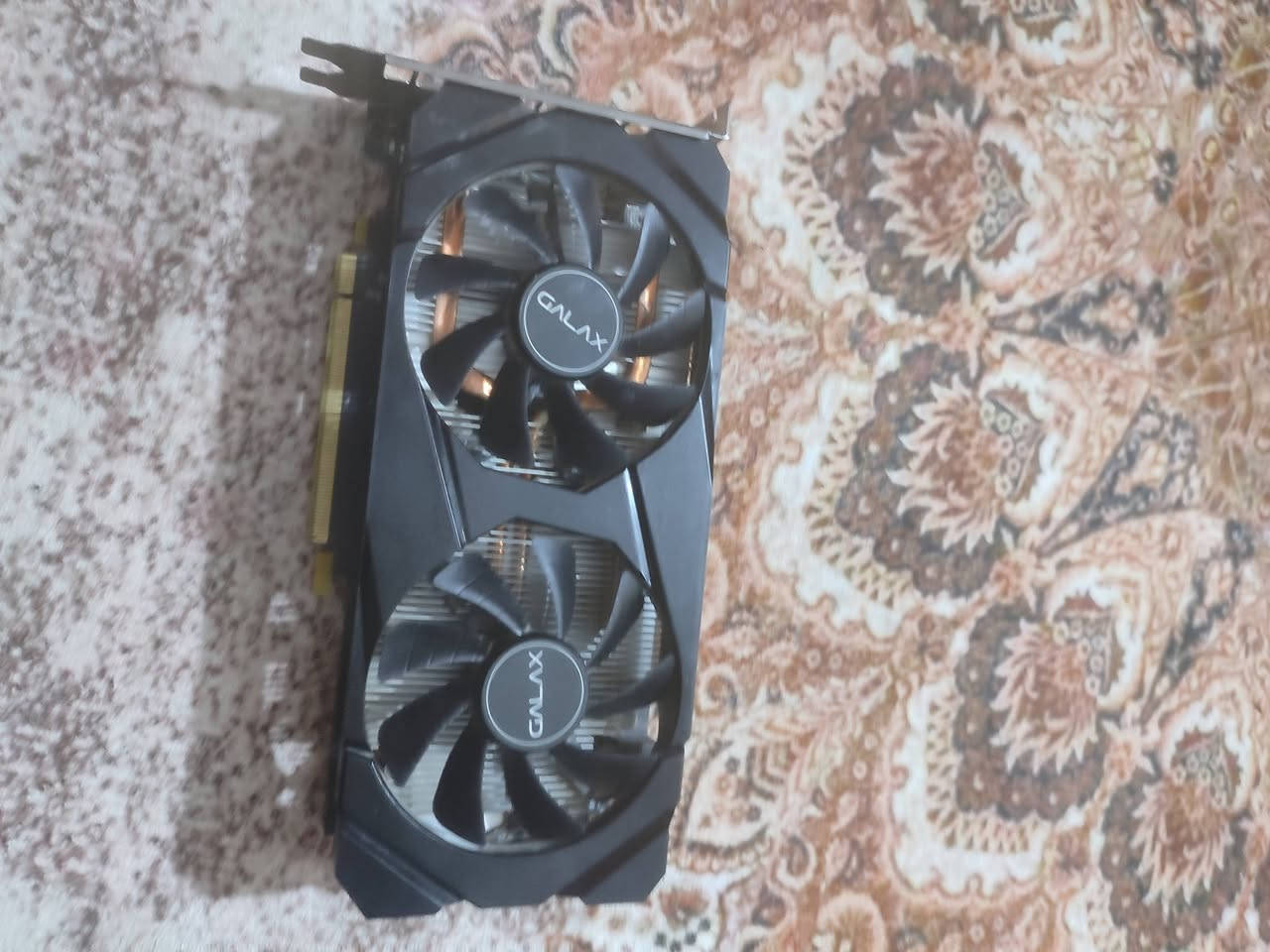 للبيع اعذروني شباب توصيل ماكو  ***********
R5 3600x 
B450 TOMAHAWK MAX 
G.SKIL 8+8 = 16 3600 mhz
SSD M.2  256 NVME 
سعر 250 قفل 

GTX 1660 SOUBR 6 G  كرت 

130 قفل

600  wat Red dragon بور 

40  قفل
