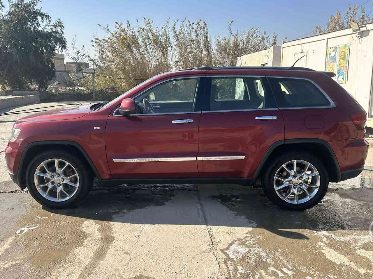 سلام عليكم عندي جيب لاريدو مديل ٢٠١٣ كفاله من صبغ وتبديل سونار موجود بالمنشور للبيع الو امراوس سعر ١٨٠ مع المجال مكاني كربلاء طويريج وهاذ رقمي *********** ***********
