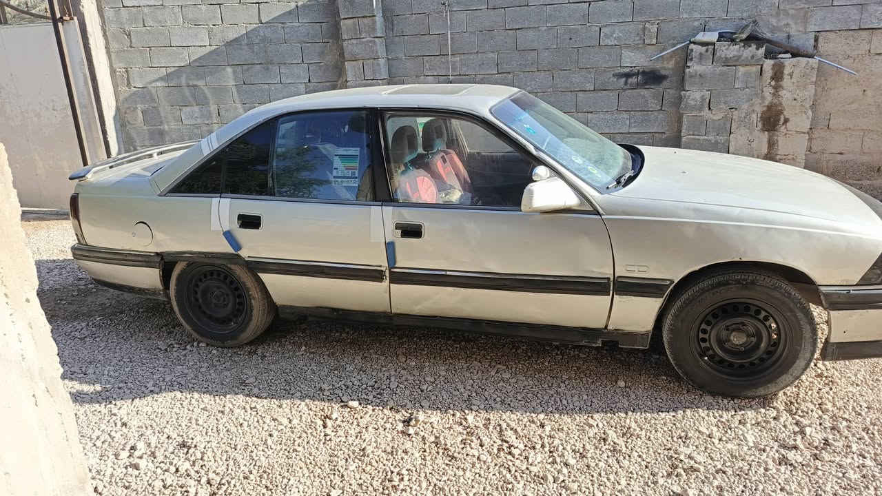 سلام عليكم للبيع اوبل اوميكه موديل 88محدثه 92 محرك 2000 سياره كير ومحرك جدد سياره حلوه مرتبه بيهة نقوصات خفيفه نقصله الكسل بي ونه سنويتهة صاقطه تحويل مباشر السعر 23وبيهة مجال مكاني خالديه ابو فليس هاذه رقمي للاستفسار ***********
