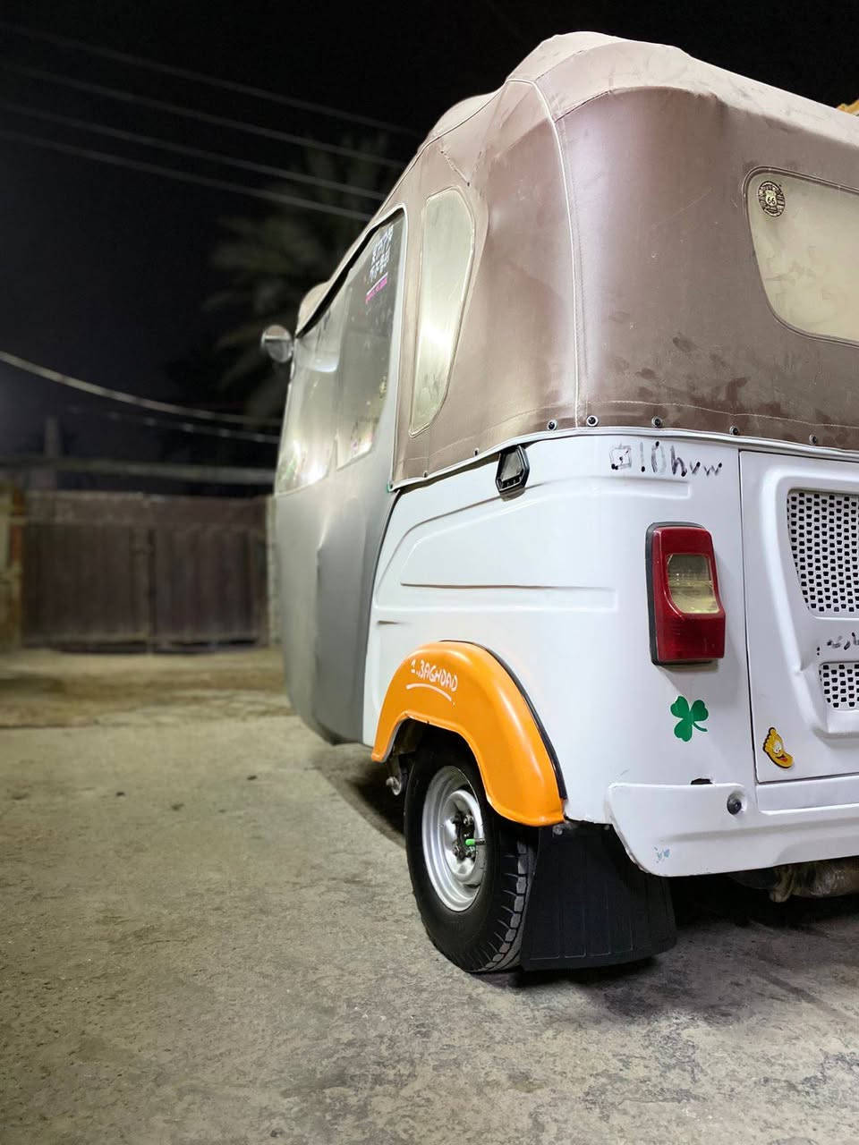 سلام عليكم ورحمة الله وبركاته تكتك موديل 21 البيع مرقمه بغداد تكتك خير من الله محرك اكسل كهربايات كامله كبل لشارع تخم تاير تكتك نصبه حلوه تحويل كبل مكاني بغداد الدوره *********** اتصل وبلخدمه
