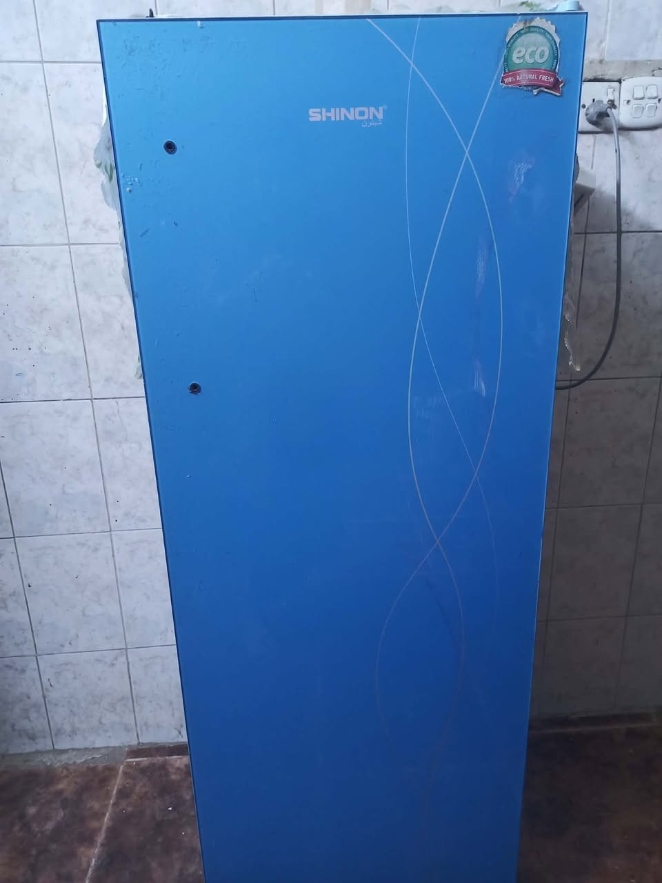 ثلاجه شرط التشغيل والتجميد سعر 150 سبلت الحافض طنين شغال عوزه غاز ويمكن بي ليك مامتئكد منه شغال هوه سعره 225
***********
