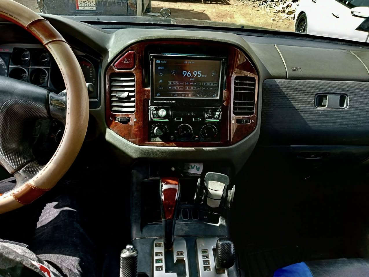 السلام عليكم
باجيرو موديل 2006 خليجي مكفول السيارة احلى من الصور تبريد شغال مكينة 3000 مكفولة فقط دعاميات السعر ١٠٠ او بيهة مجال بسيط العنوان الشعب رقم الهاتف ***********
