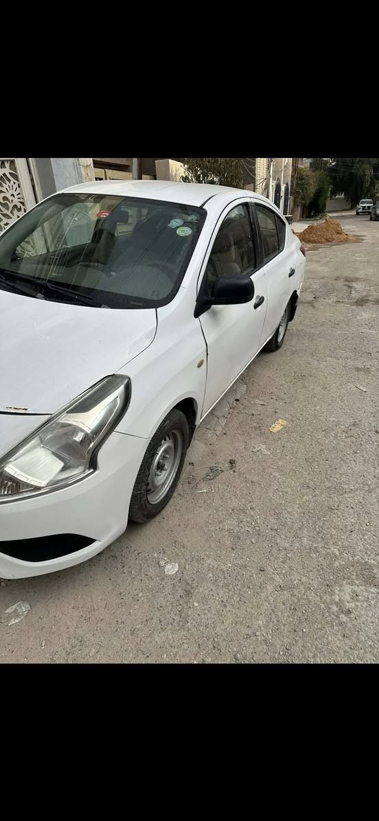 للبيع سني 2019
ماشيه 190 الف
السعر 90 وبيها 
للاتصال
***********
