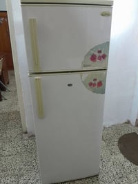 ثلاجة • نظيفة • حجم ١٢