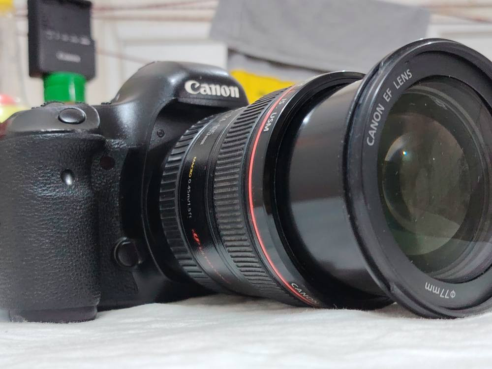 5dm3 كاميرا كانون
مع عدسة 24.105 فول فريم ريد لاين
يوجد توصيل جميع المحافظات *********** وتساب ديوانية, القادسية
