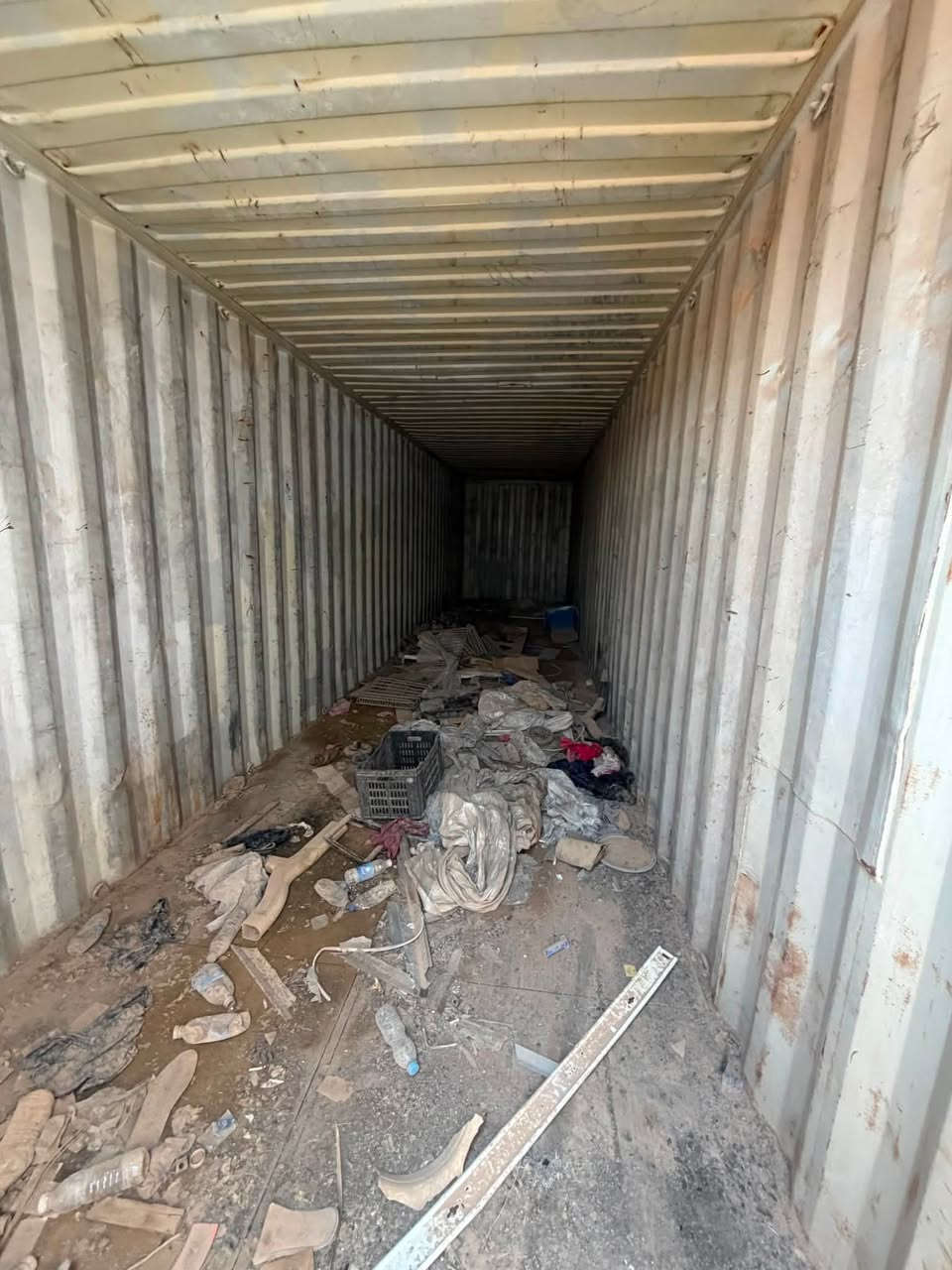 حاويات البيع العنوان بغداد شعب أسعار مناسبة الطول 12 متر حاوية حديثة رقم الهاتف ***********📞
