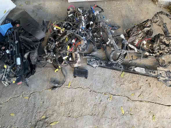 يتوفر ادوات تسلا عام بلادي وتجاري 
تفصيخ /جديد 3/y/x
-برمجة عقل كارت بدل تالف بدل مفقود كارت احتياط رسمي 
-فتح بطاريه مقفوله كراش وشحن
-برمجة  وتبديل عقل ايرباك ومسح الكراش
-تصليح حزام مقفول مع اطفاء اضواء الايرباگات بالكامل 
-ادوات صدر امامي خلفي y/3
-ويل كب y/3
-دعاميات امامي خلفي ودرع دعاميه وسماعات
-درع دعامي امامي خلفي
-بك لايت اشاره حمره وصفره مازدات اصلي وباسعار تنافسيه
-كارت تسلا اورجنال 
-يدة باب تسلا الاصلي مع الكينون 
-مكينة جام امامي كامل تفصيخ مع توفر ماطورات
-بطانة جاملغات امامي وخلفي y/3
-بطانة باب كامل مع التحكمات
-حوض امامي y/3
-جسر دعاميه امامي خللفي y/3
-حساس تاير /حساس ايرباك /حساس دعاميه
-ارضيات تسلا كوالتي جداً جداً عالي 3/y يتوفر تقم كامل للموديل ٢٥
-ماء راديتر مطاابق لمواصفات تسلا العالمية مع توفر تبديل ماء المنظومه بالكامل 
-يتوفر تبديل راديتر وراديترات تفصيخ3/y
-يتوفر كافة اعمال الادامه والصيانه والبرمجه والتصليح على ايادي خبراء اختصاص تسلا 
-اكسسوارات
- فتح بطاريات سايبر تراك 
-فلاتر تبريد داخلي خارجي y/3
ارضيات y/3
-بردة سقف بانوراما y/3 
-صيانة وبرمجه وفتح العقول 
-فتح كراش وتصليح البطاريات الكبيره والصغيره
-تبديل وتصليح وبرمجة الايرباگات على ايادي خبراء اختصاص تسلا 
للتواصل ماسنجر 
اتصال ***********
واتساب ***********
يتوفر توصيل لكافة محافظات العراق 
يتوفر صيانه موقعيه
حصريا ًتتوفر لدينا خدمه استلام السياره على حادث امريكا وتسلم جاهزه للزبون
