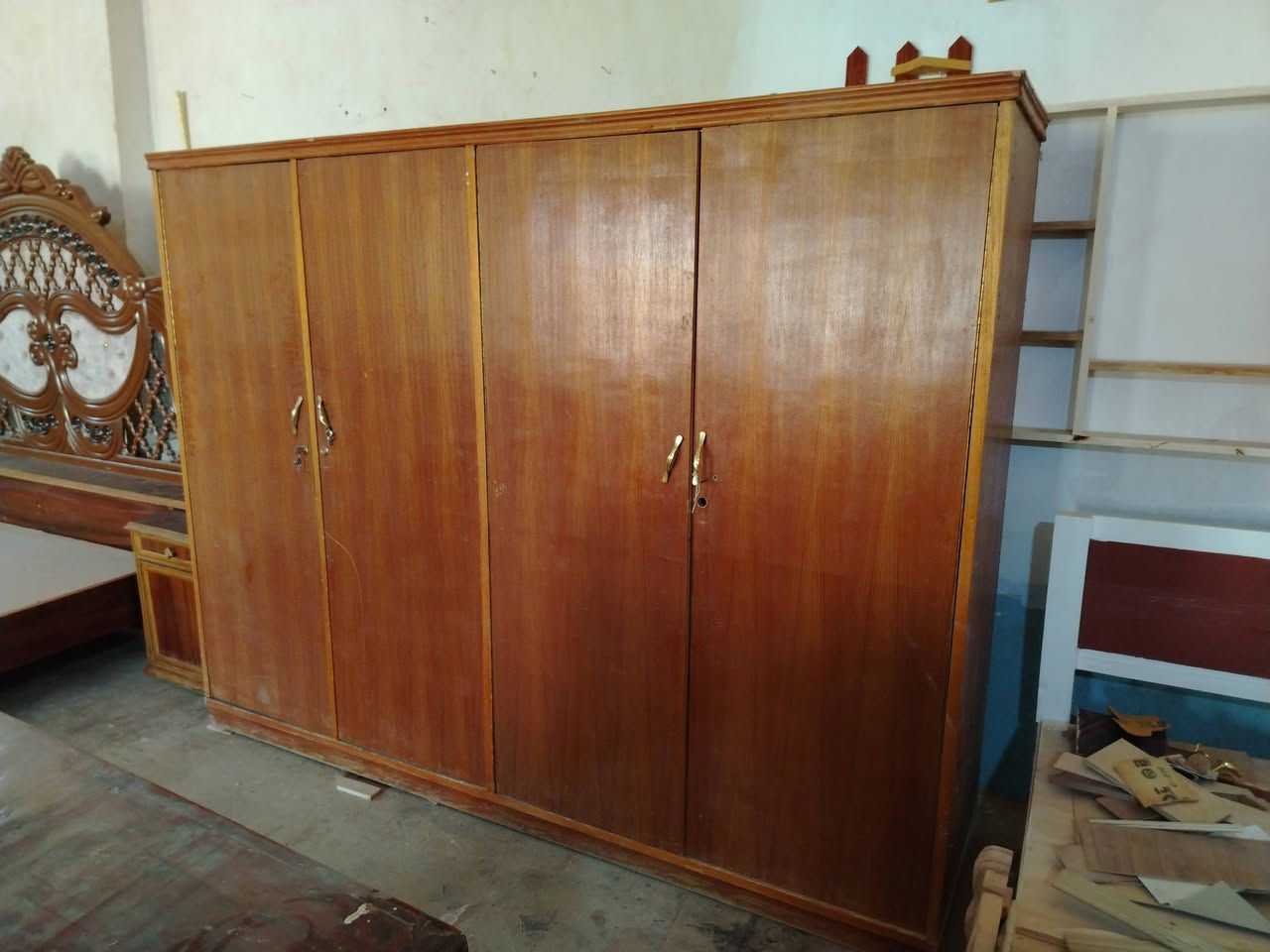 #نجارة_وصبغ_علي_الشمري
يوجد كنتور اربع أبواب نضيف وحطاطه.... للبيع
يوجد جربايه نفرين حلوه ونضيفه...... للبيع
يوجد قنفات عدد 2.... للبيع
#موقعنا_حديثة.. #مقابيل_كراج_القديم
#الاستفسار_خاص أو على رقم الهاتف
***********
