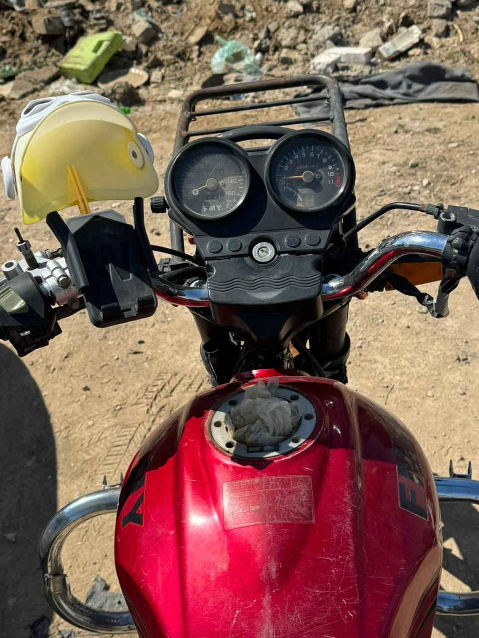 السلام عليكم دراجه فيوم 2015 اوراق كامله كهربائيات شغاله محرك 150سي عوزها فقط قبق بانزين 
العنوان شوملي قرب الدفاع المدني 
السعر  550بيها مجال     *********** الاتصال
