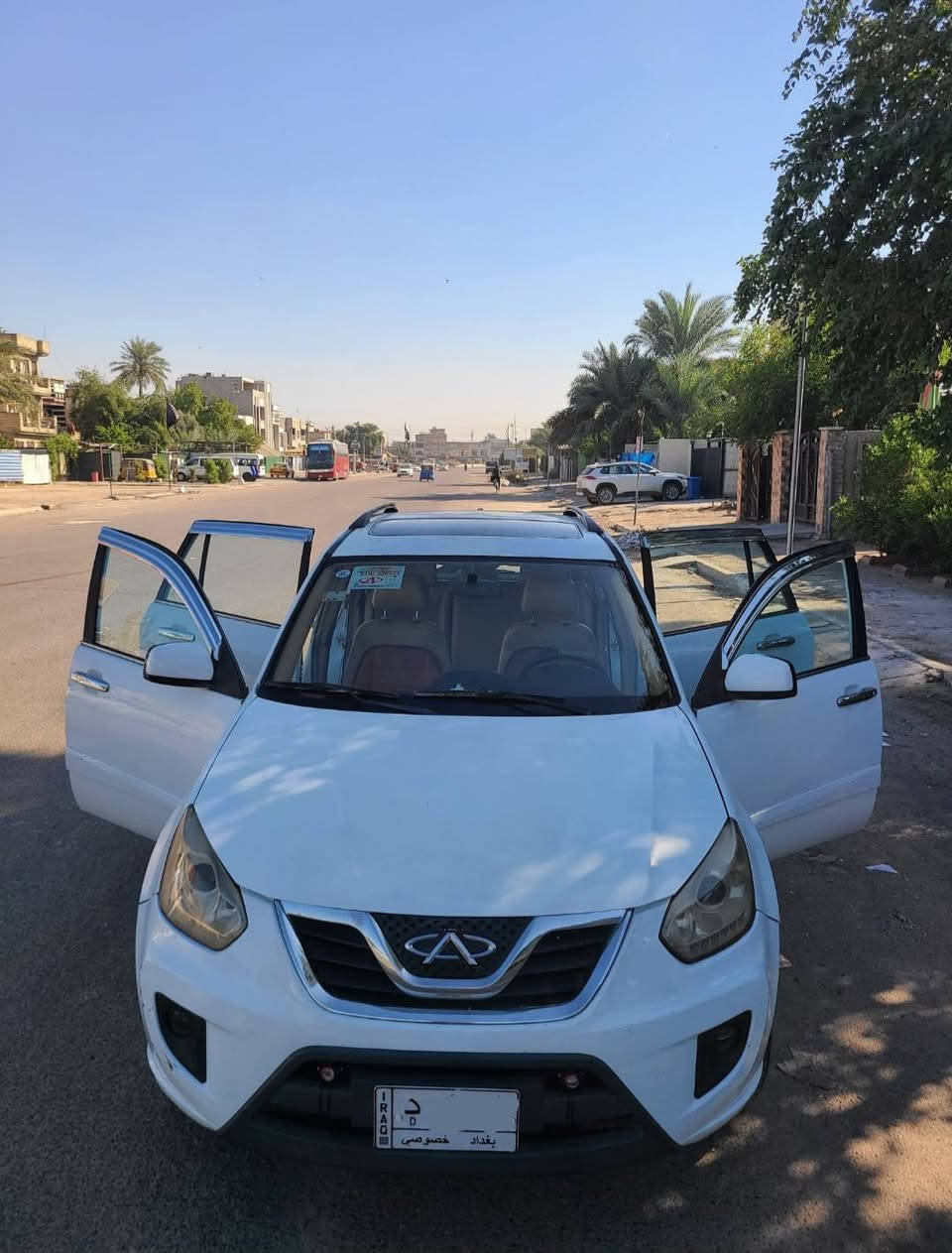 السلام عليكم

* تيكو موديل 2012 
* ماشية 133 الف كيلومتر 
* محرك 1800 
* بدون صبغ - باتري جديد - تايرات برجيستون
* محرك بدلته على ايدي زيرو شادة وعندي الوصل مالته ماشي عليه قليل
* المكان بغداد البياع

السعر 63 ورقة وبيها مجال

الهاتف

***********                واتساب
