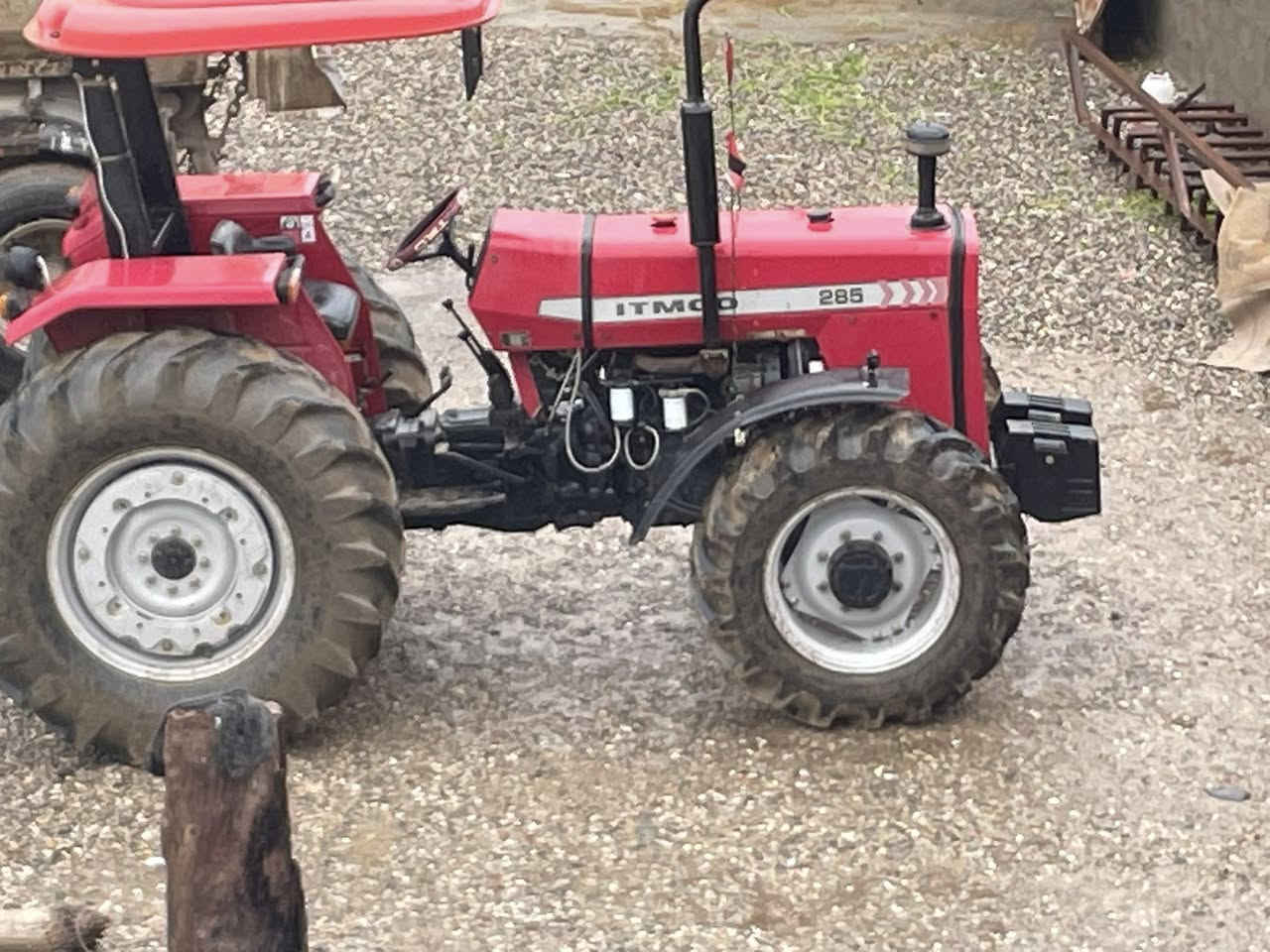 سلام عليكم تركتر فركسن إيراني موديل 2020البيع كير محرك اكسل كله شرط لا صرف ولا تنقيص كهربيات شغله سعر 130مكان كركوك قضاء دبس ما توجد عل فيس رقم تلفون ***********
