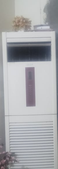 سبت عامودي للبيع نضافه 95% تبريد خير من لله السعر 825 وبي مجال للشاري ...