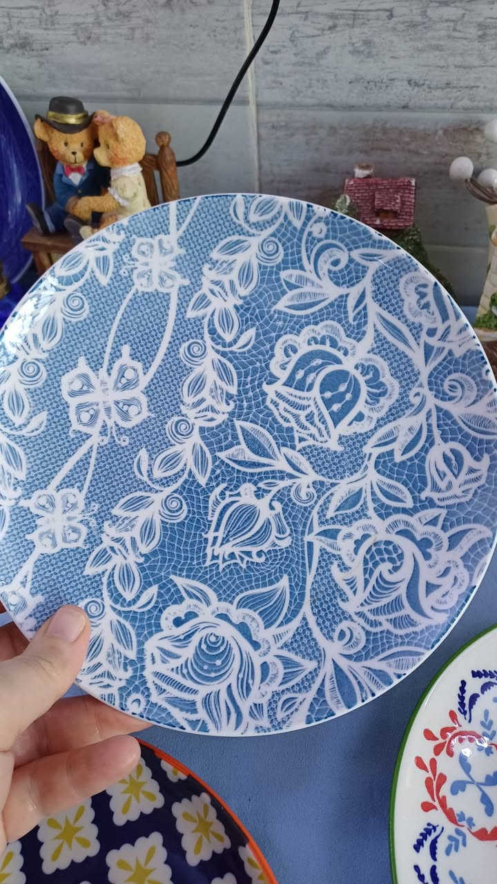 تشكيلة صحون بوهيمي بنقشات مختلفة طبعا سعر الصحون بالسيتات تختلف بس لان هذه الصحون متفرقة
القطعة ب١٠٠٠ او ال٩ صحون ب٧ كلهم 

توصيل كل العراق ب٤٠٠٠ فقطط


**إذا كنت صاحب هذا الإعلان وتريد حذفه لأي سبب، رجاءا أرسل رسالة إلى الدعم الفني**