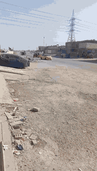 بيت ٢٠٠ م علشارع السده  غرفتين وحمام بي اسواق 07713107940